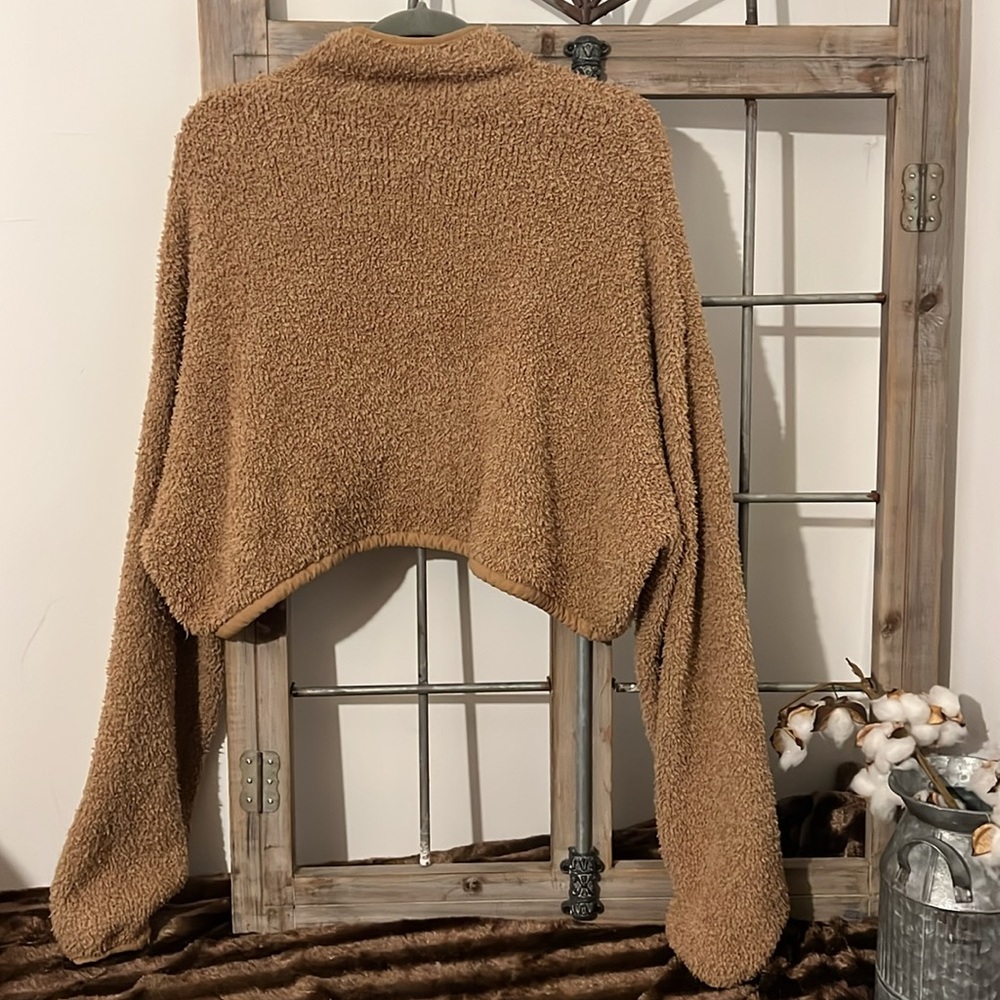 Skims Cropped Pullover - Picture 5 of 6